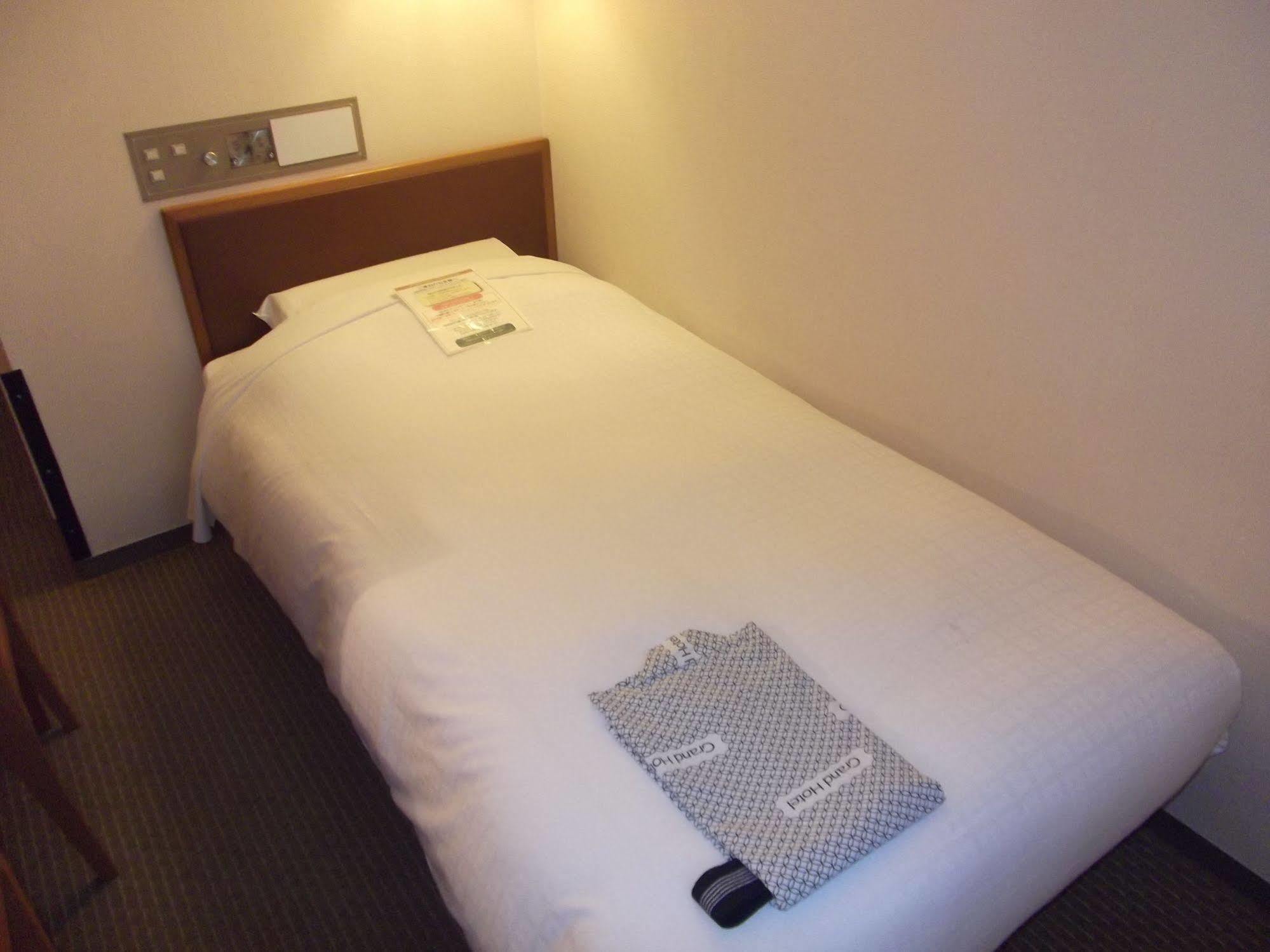 Ichikawa Grand Hotel Eksteriør billede