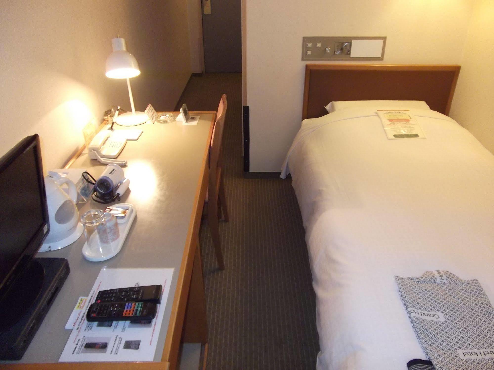 Ichikawa Grand Hotel Eksteriør billede